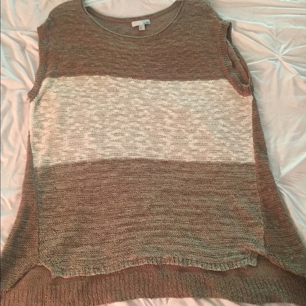 Capped sleeve knit top